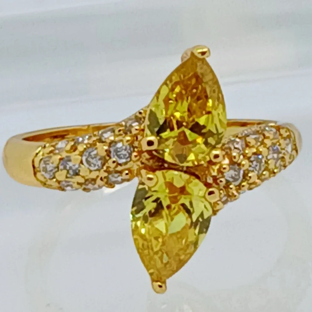 Vintage Gold Tone Yellow Pear Cut Bypass Cocktail Ring Size 6.25 Butterfly Style